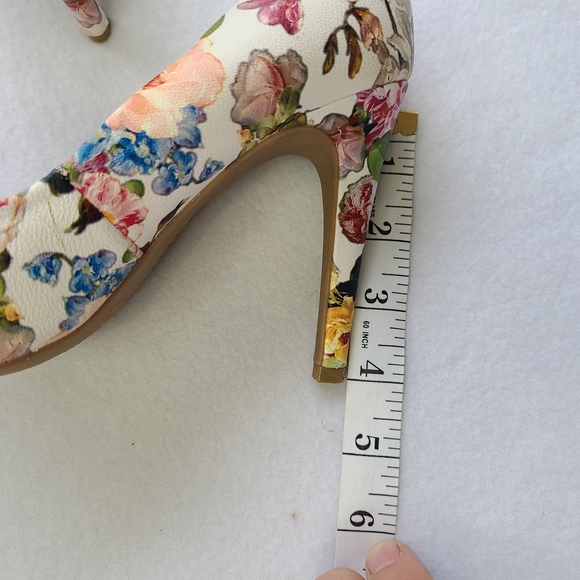 Bamboo Woman's High Heel Dress Shoes, Size: 7 - Picture 15 of 15